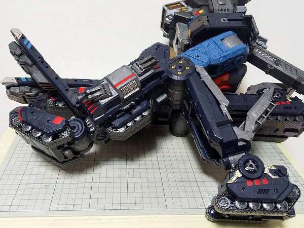 ダイアクロン DA-95 ロボットベース：陸上機動戦艦＜グランドダイオン