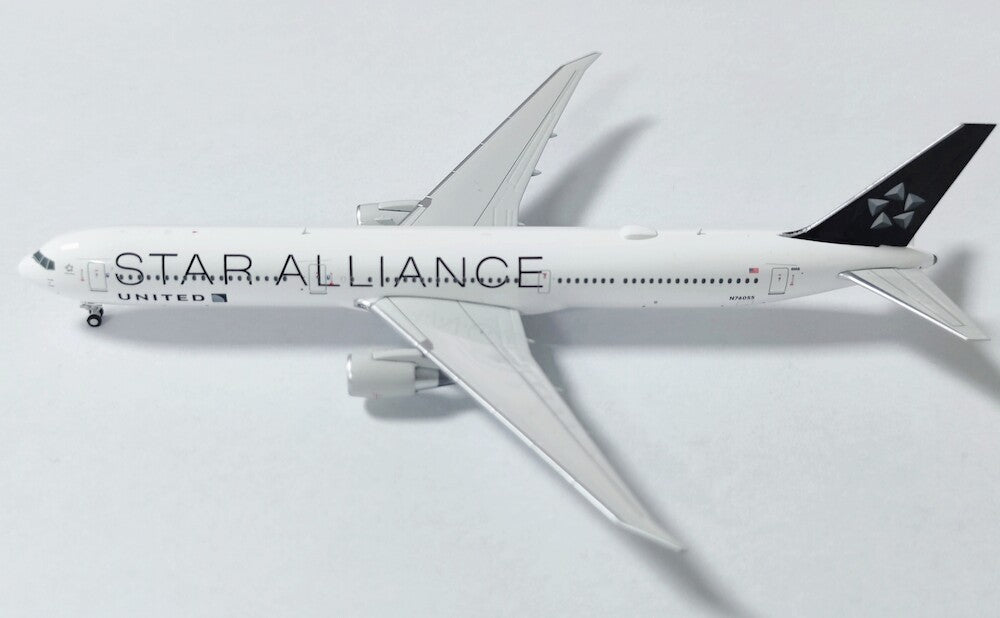 United Airlines (Star Alliance) / Boeing 767-400 / N76055 / 52362