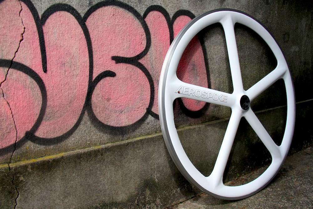 夏なのでオーダーカラーAEROSPOKE始めました！！ | ブローチャーズ