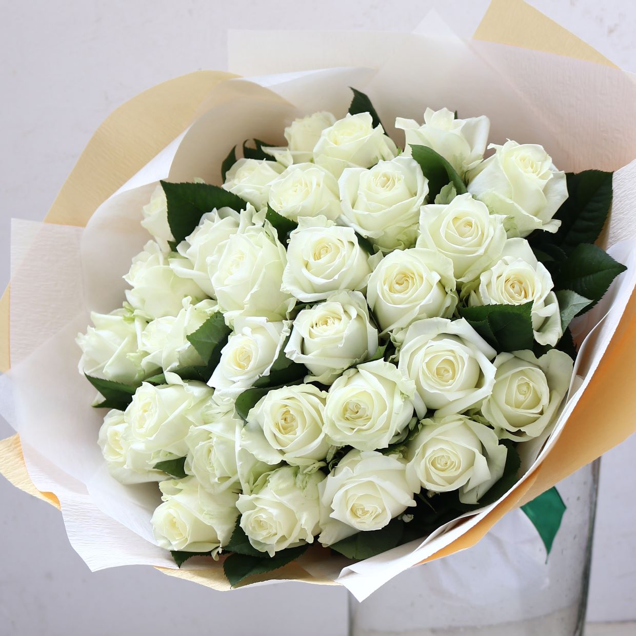 バラの花束「大輪30本の白バラブーケ」ホワイト系 ギフト プレゼント
