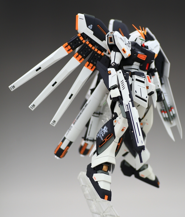 MG ハイニューガンダムVer.Ka ニューガンカラー仕様 V39【ぷらもっち】