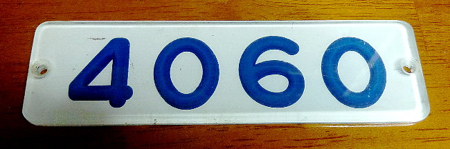 車内形式番号板の世界続き