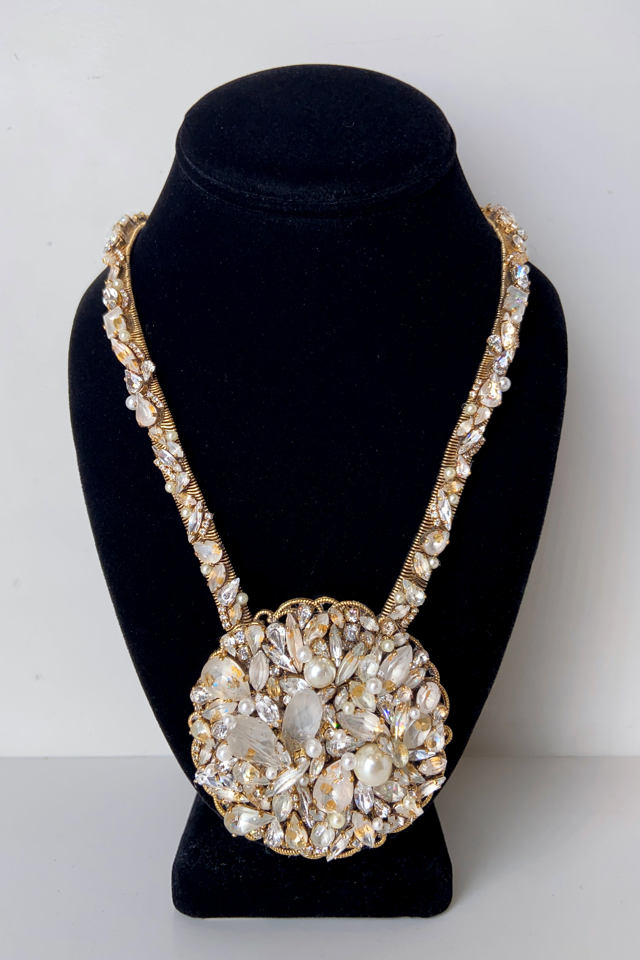 EB-gold-Pendant-1.jpg?v=1637889625