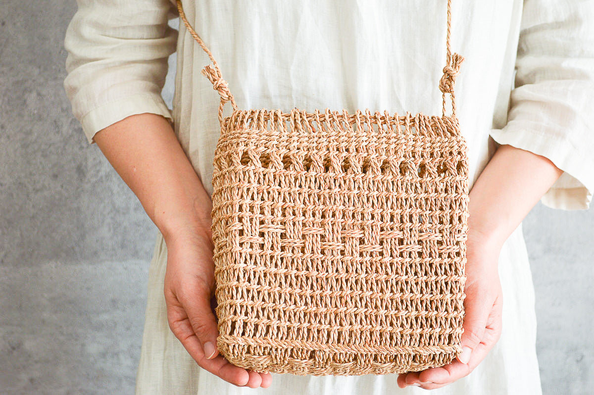 沖縄県竹富島/月桃 アンツク（斜め掛けショルダーバッグ） 小