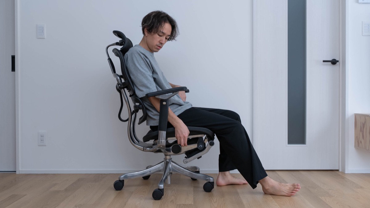 Ergofinite THE ERGORISM PROレビュー！ミニマルなワークチェアを