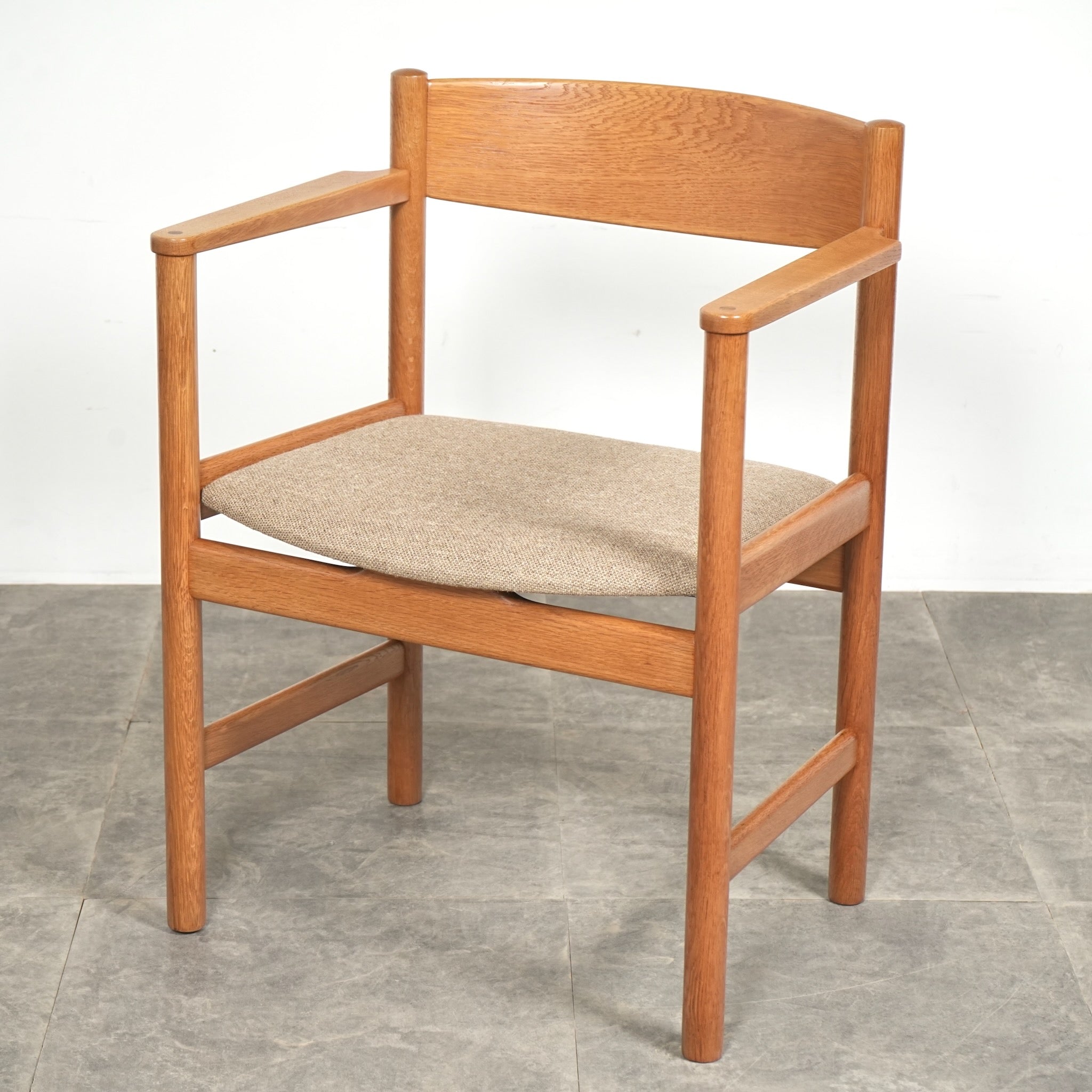 Borge Mogensen】Model.3235 アームチェア【張替済】 – TIME HYPE