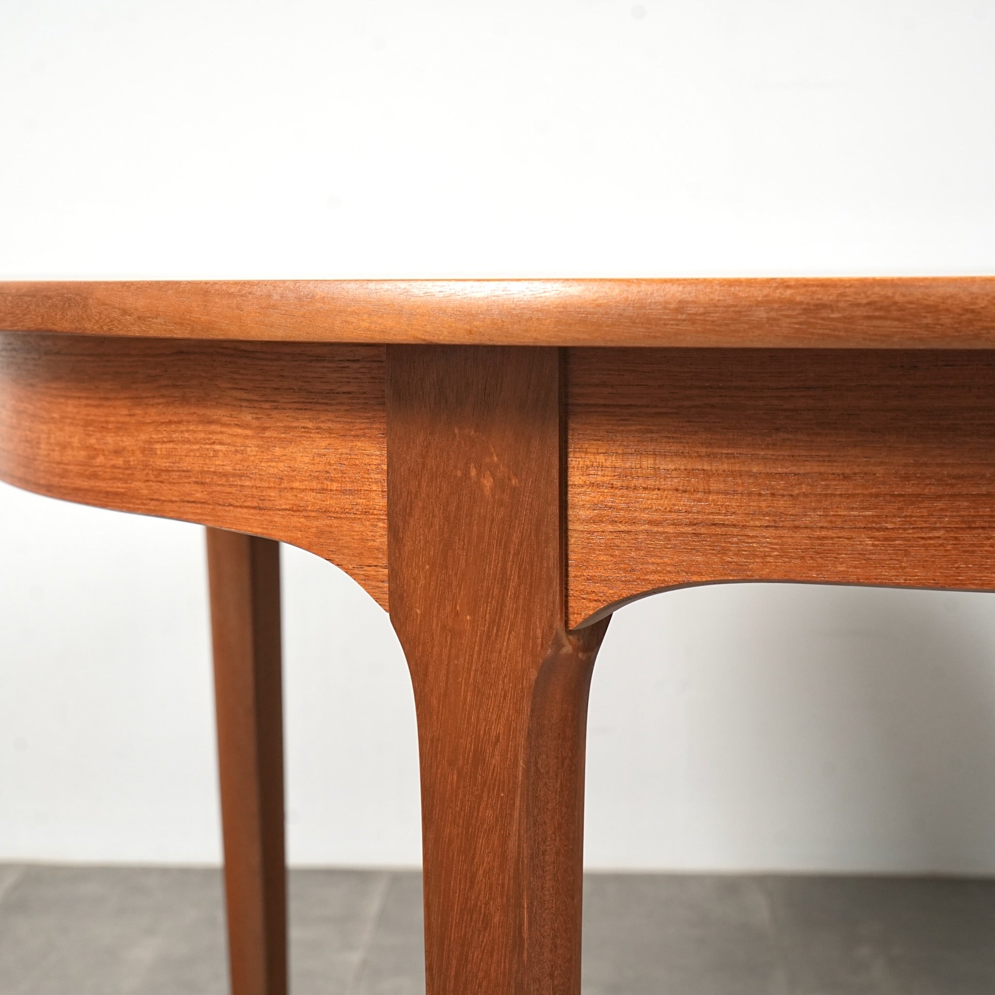 NATHAN】エクステンション ラウンドテーブル – TIME HYPE