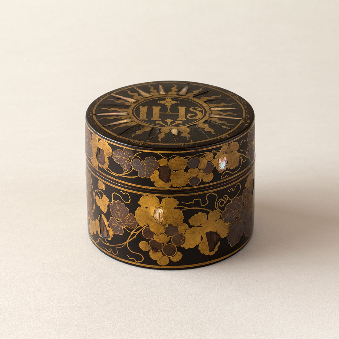 葡萄蒔絵螺鈿聖餅箱 — 蒔絵 — 文化財 — 東慶寺のこと — 北鎌倉 松岡