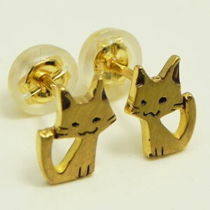 楽天市場】【ピアス】2匹のねこちゃん・Cat猫ピアスK22金属アレルギー