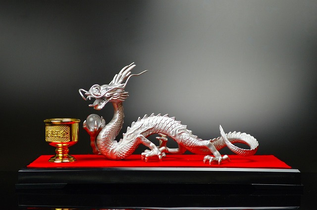 楽天市場】《5本指の龍》 銅製・王妃銀龍 特典◇天然水晶玉&黄金水杯付
