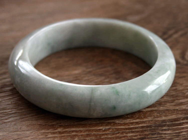 楽天市場】糸魚川翡翠腕輪（バングル） BR0113浅葱加工販売 制作内径