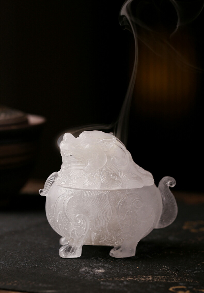 楽天市場】狻猊 さんげい 神獣 香炉 お香・線香立て 瑠璃 霊獣 彫り物