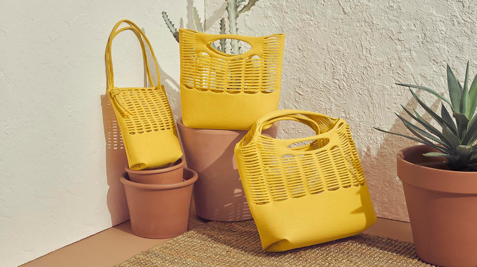 GOOD GOODS ISSEY MIYAKE ITEM SERIES MOKKO – ISSEY MIYAKE ONLINE STORE