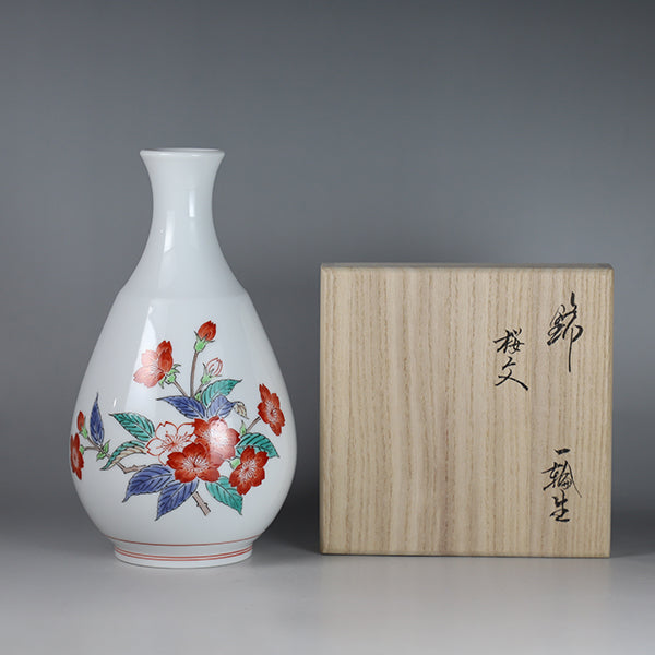 柿右衛門窯 錦桜文一輪生 – ギャラリー一番館オンラインショップ