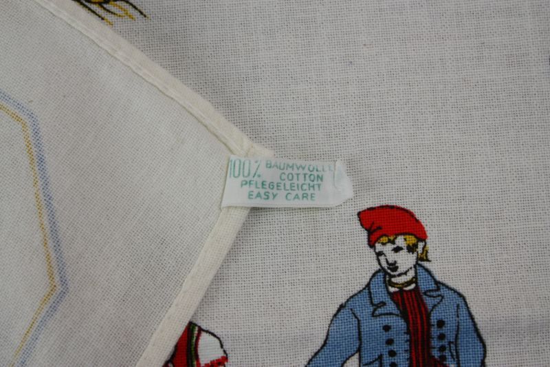 北欧雑貨 プリントテーブルクロス/民族衣装 T-587 北欧雑貨coco varie