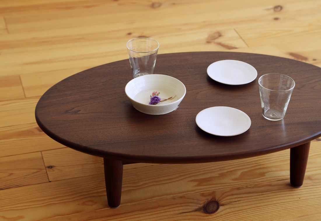 ウォールナット無垢材の酒卓（一人用の低い座卓）T-139 家具工房クラポ