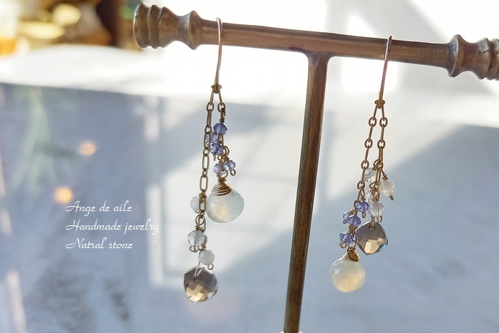 14kgfヌーディーカラーオパール&オイルインクォーツ&パールふさふさピアス