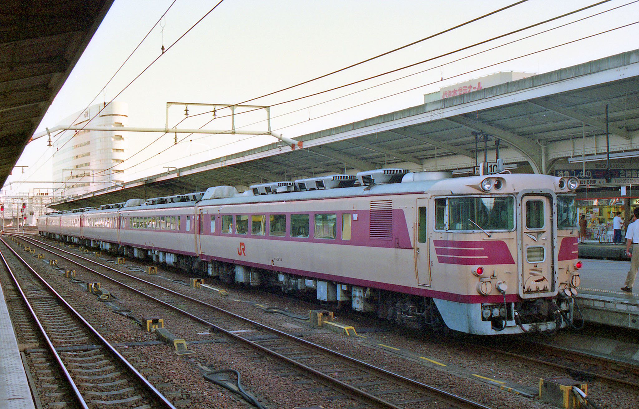 JR東海キハ82系画像サムネイル1-20 [AGUI NET]