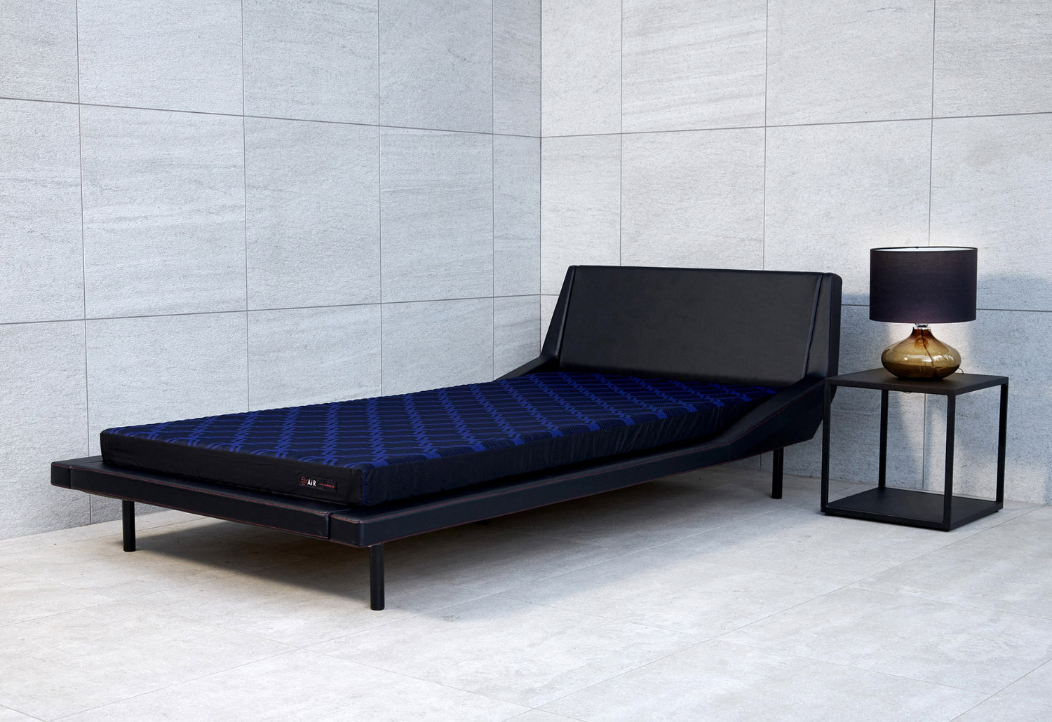 アプリ連携で眠りを可視化。［エアーコネクテッド］SXマットレス