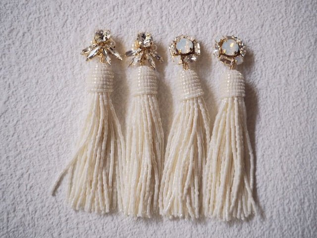 ホワイトビジュービーズタッセルピアス＆イヤリング花嫁様 – おしゃれ