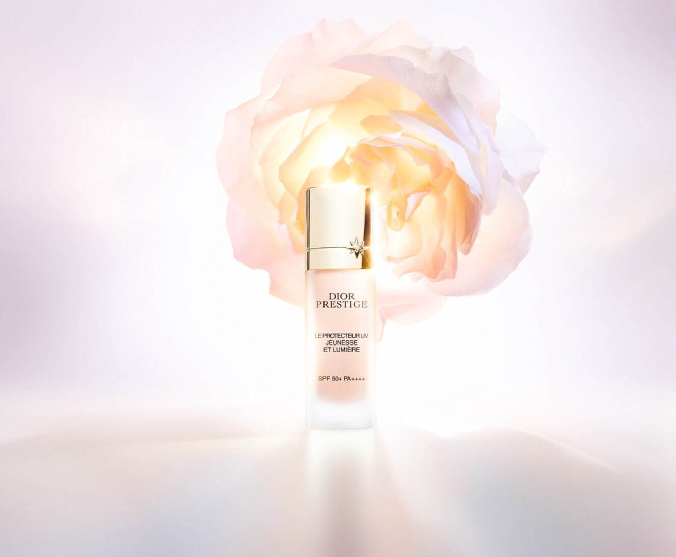 ディオール2025年春コスメ「プレステージ ホワイト」の高機能美容液UV
