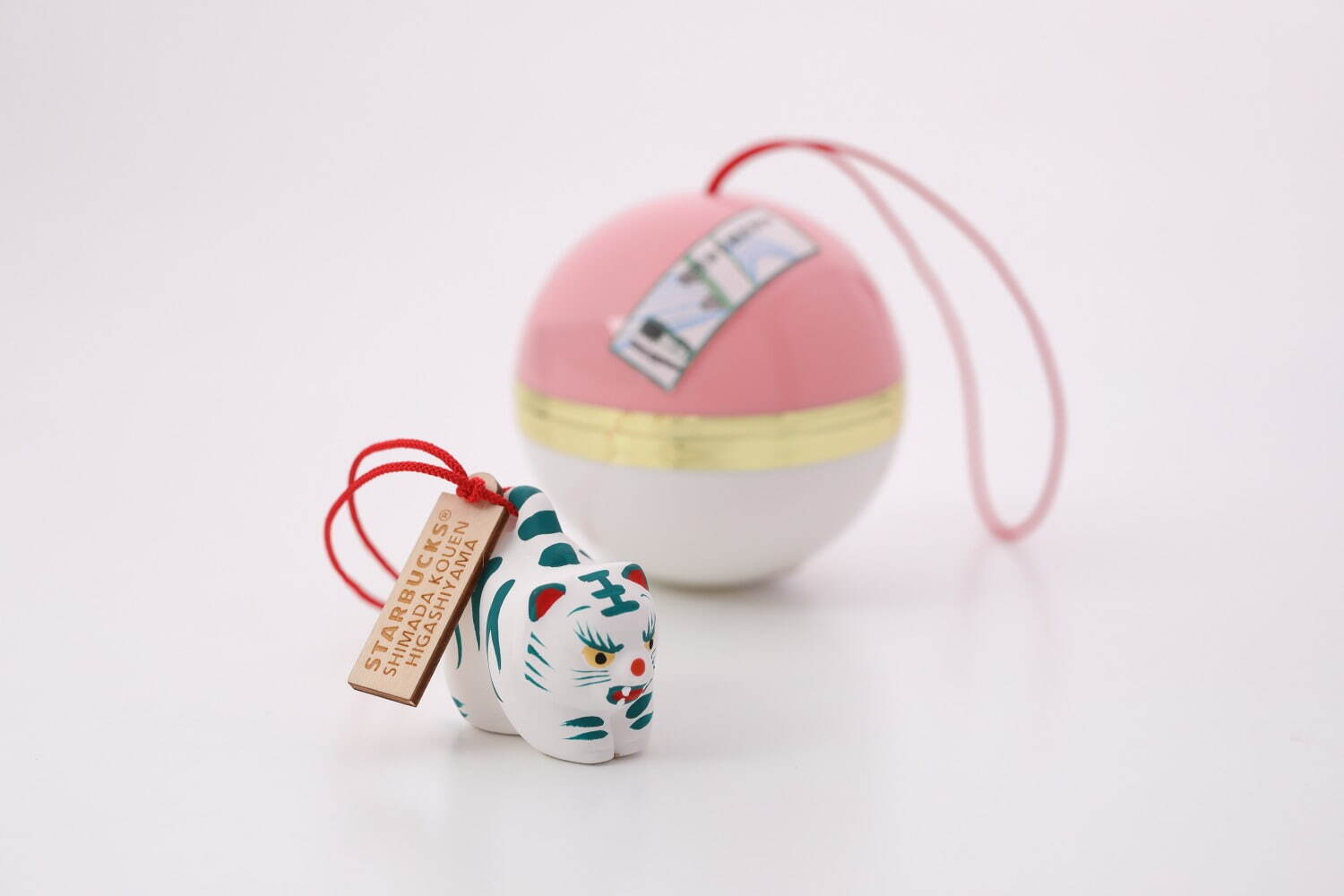 スターバックスの京都3店舗限定グッズ「縁起物チャーム」に“壬寅”の