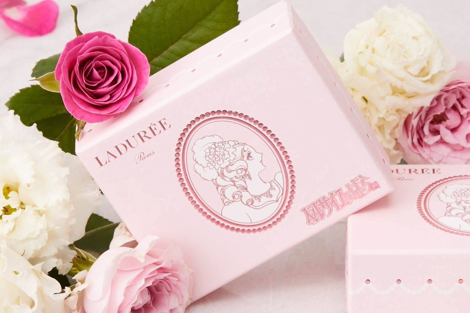 アクアスキュータム×『ベルサイユのばら』、全国の店舗にコラボ