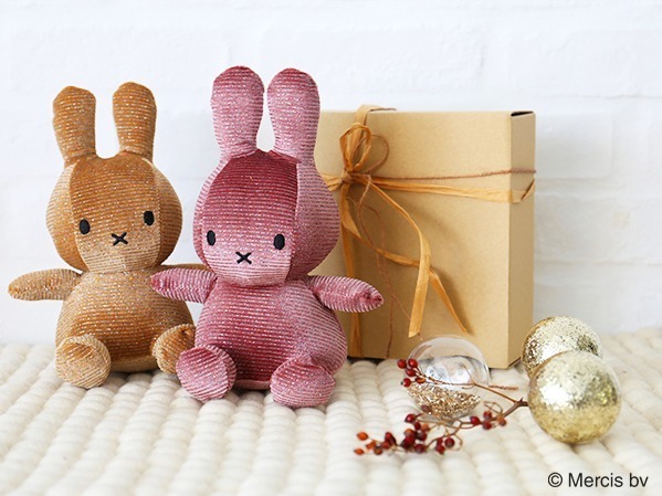 ミッフィー“コーデュロイ”クリスマス限定ぬいぐるみ、きらめくラメ糸