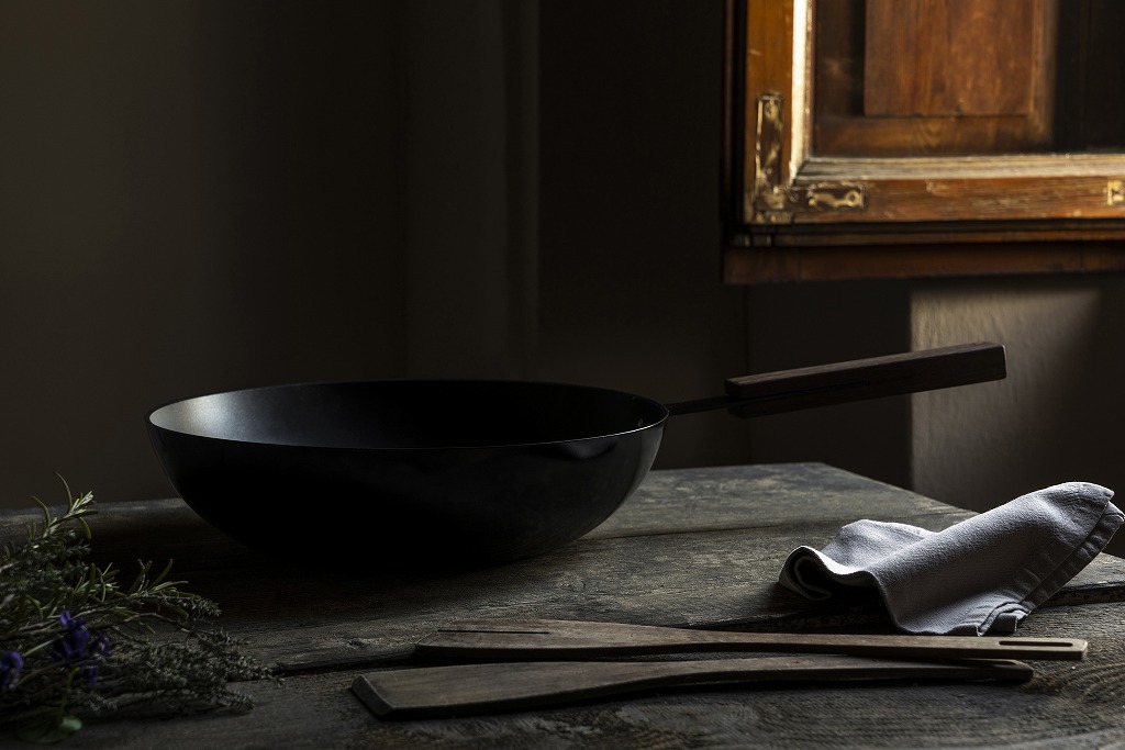 THE BLACK | knIndustrie