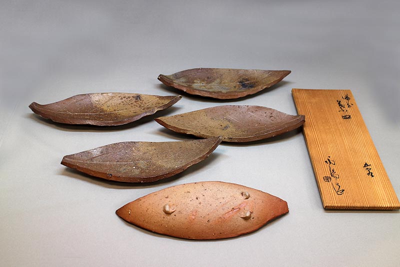 備前葉皿・五客 t-2 – 岡南ギャラリー