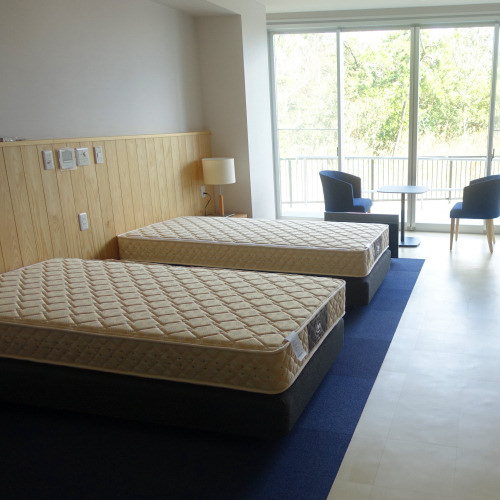 某ホテル様にベッド一式を納入させて頂きました。 | ホテル業界の最新