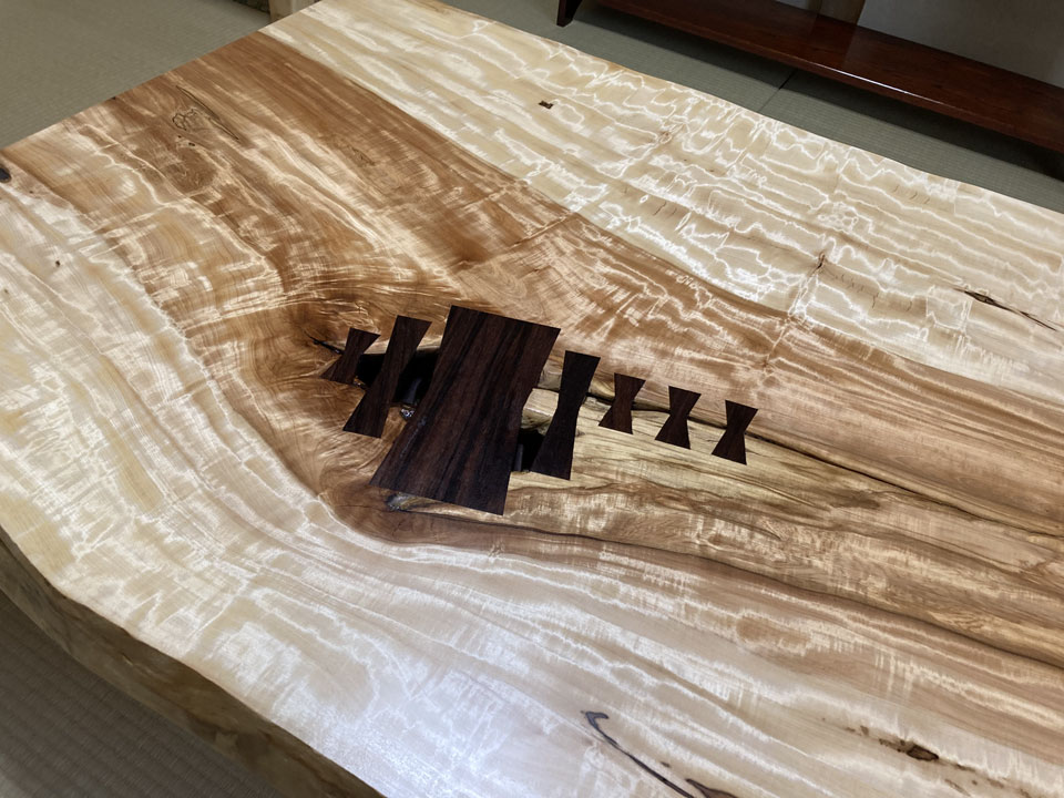 栃（トチ） 無垢一枚板こたつ座卓：ダイニングテーブルや手作り家具の