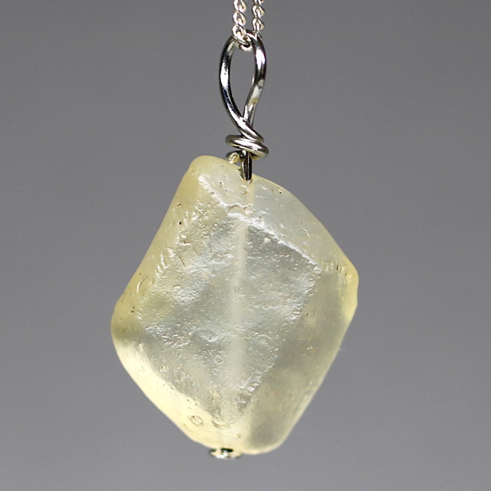 リビア砂漠産]天然リビアングラス原石ペンダントトップ - 埼玉県吉川市