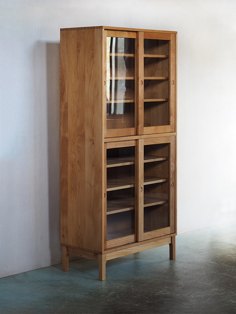 無垢材食器棚 ガラス引き戸｜ikususu FURNITURE｜無垢材家具・オーダー