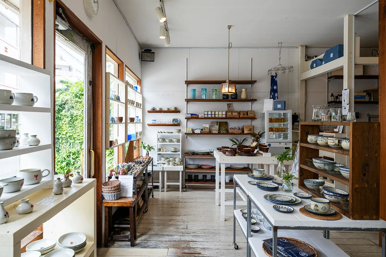 育陶園の直営店 | 壺屋焼窯元育陶園