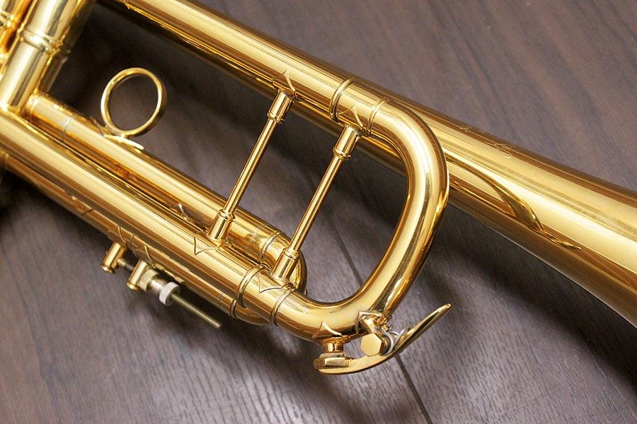 ゴールドブラスベルandゴールドプレートのBACHトランペットが入荷