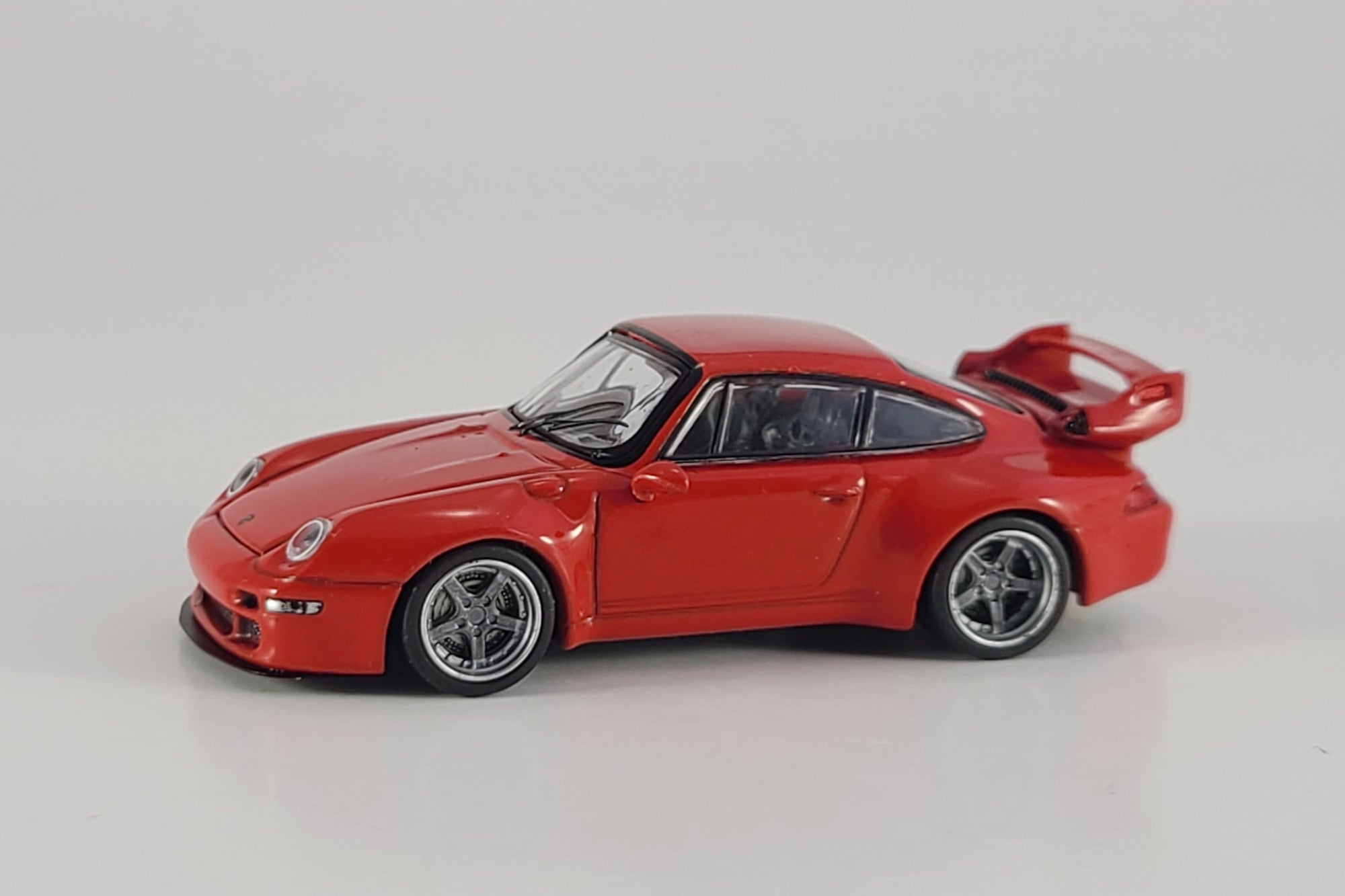 Porsche 993 Remastered by Gunther Werks | 1:64 Scale Diecast Car