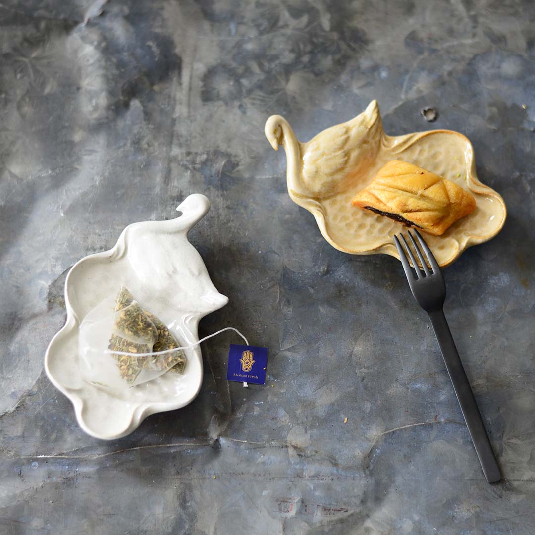 レコメンド :: 動物モチーフの器 :: スワン小皿 - マルミツウェブ