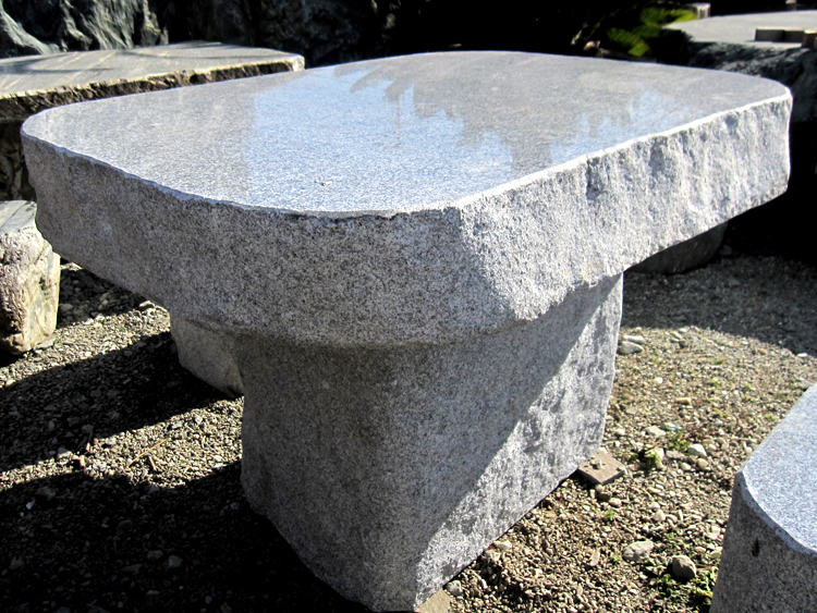 国産品（真壁産） 御影石 テーブル・イス2脚セット