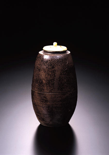 瀬戸肩衝茶入 銘 生駒 - MIHO MUSEUM