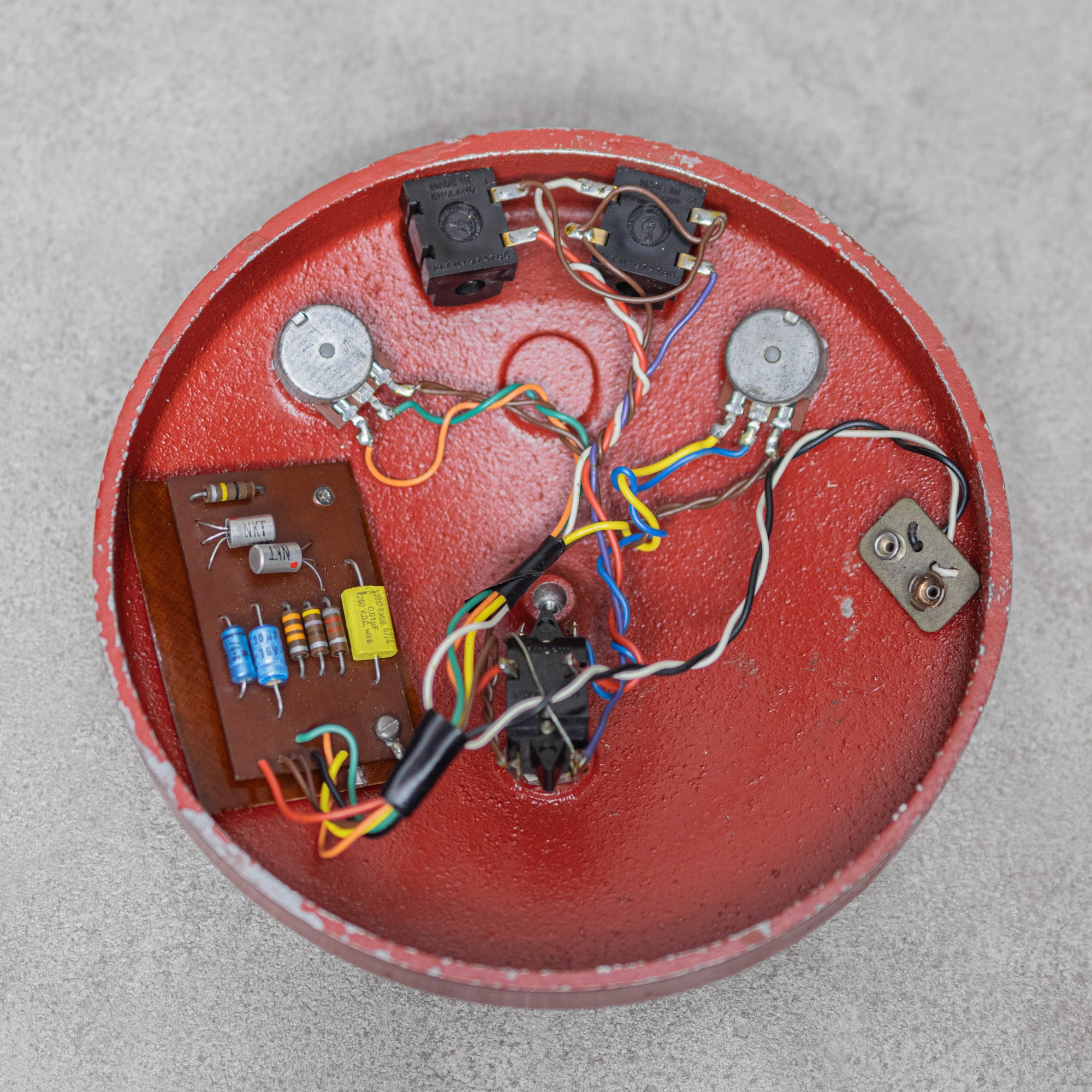 Fuzz Face Red / Circa 1968: エフェクター｜三木楽器公式通販サイト