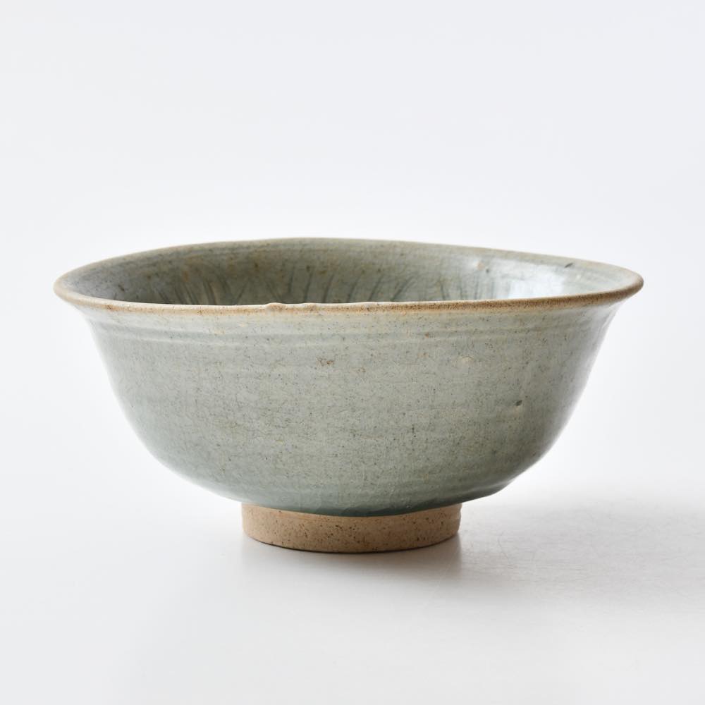 タイ スワンカローク窯 青磁蓮花紋深鉢 ｜ みんげい おくむら （日本と