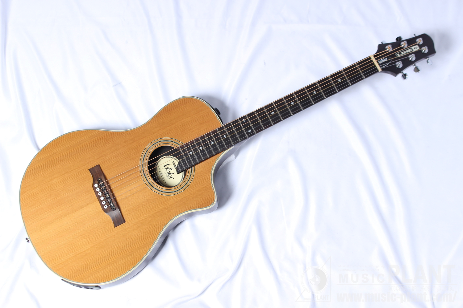Line6 エレアコVariax 700 Acoustic中古品()売却済みです。あしからず