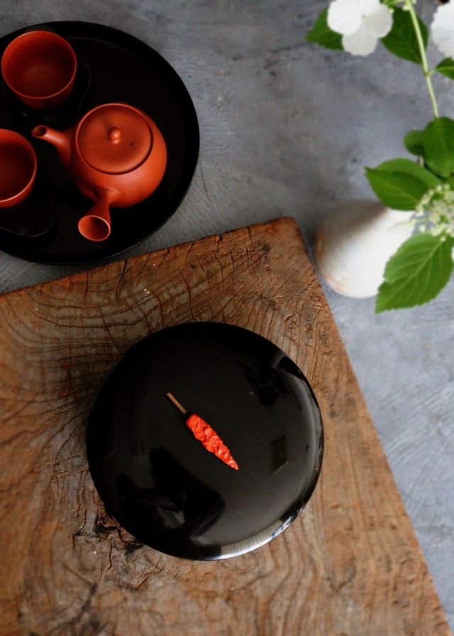 輪島塗唐辛子摘み菓子器 小盆付 トウガラシ 漆の菓子器 煎茶盆 盛り器 漆盆