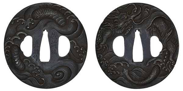 鍔 銘 越前住光秋作 波龍図鍔(TU-240515)｜刀・日本刀の販売なら日本刀