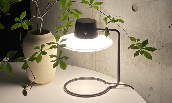 AJ オックスフォード テーブルランプ / ガラス・ブラック H28cmLouis