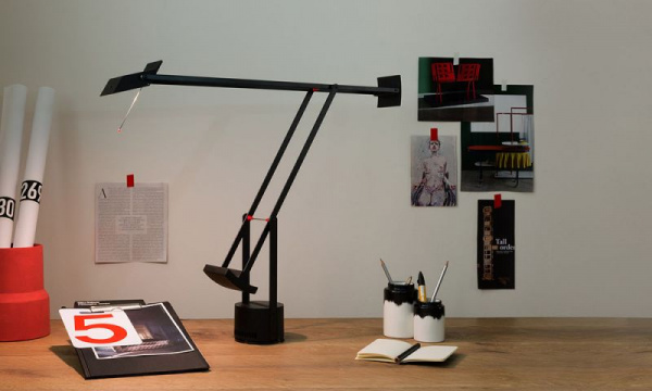 ティチオ テーブルランプ LED / ブラックArtemide（アルテミデ