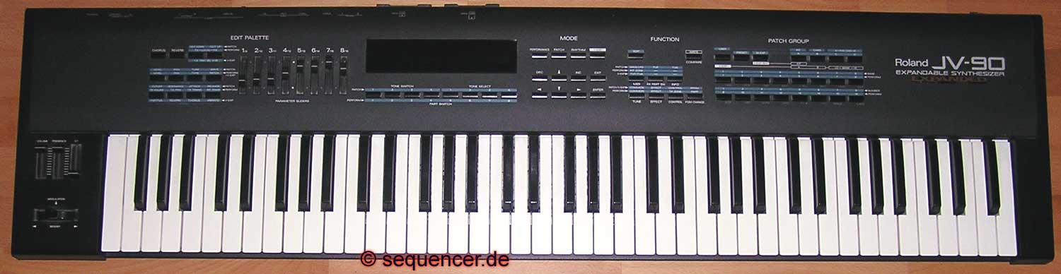 Roland JV90 Digital Synthesizer