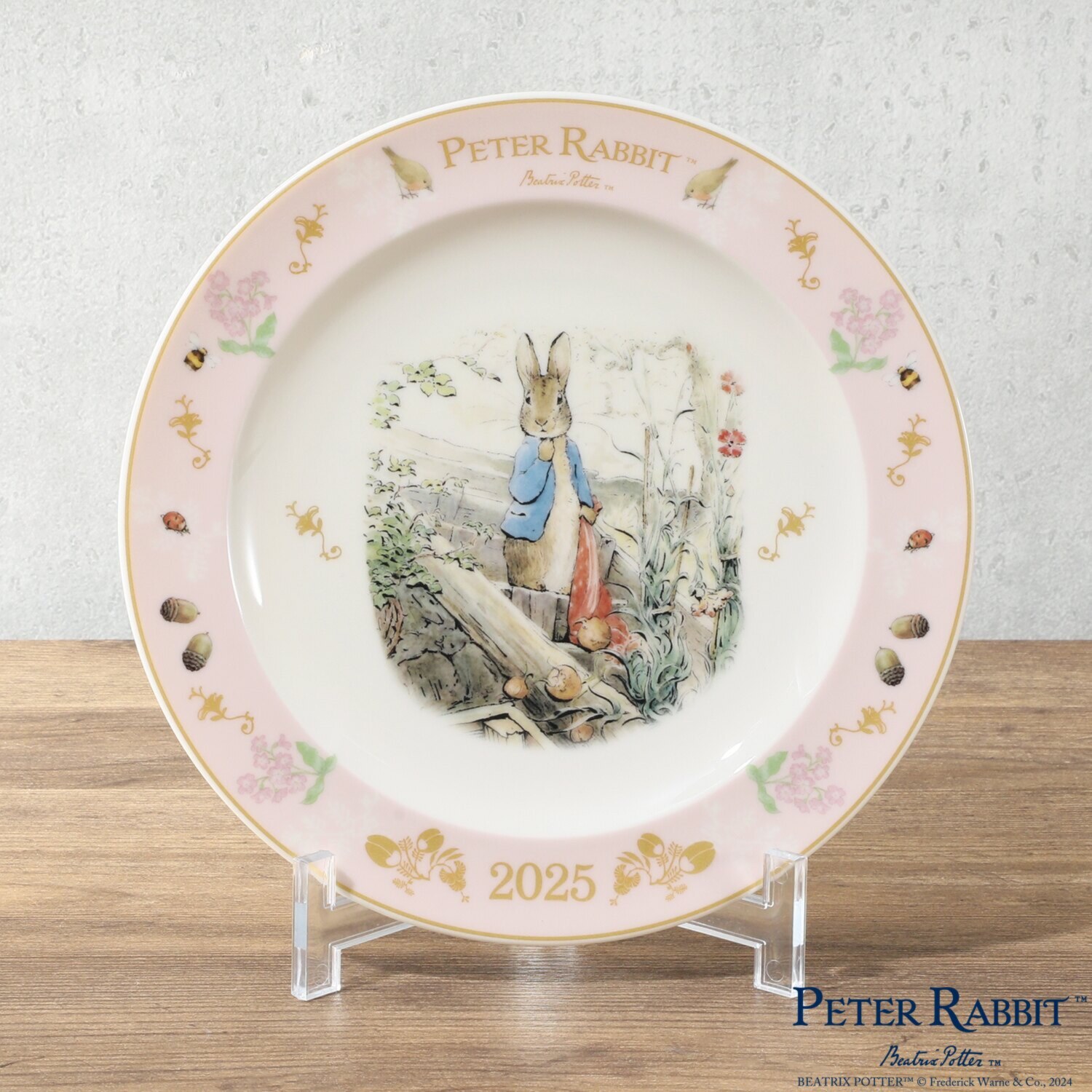 ピーターラビット 2025イヤーズ プレート（日本製） 皿立て付