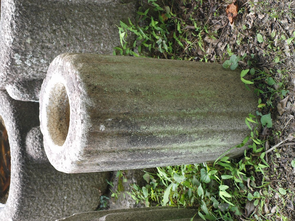 愛知県岡崎市の日本庭園石灯篭・水鉢蹲（つくばい）・石製品の製造販売